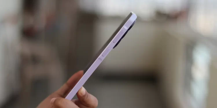 Galaxy A27: Samsung İnce Telefon Yarışını Bırakıyor mu?