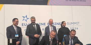 Stetman ve GomSpace arasında Ukrayna UASAT uydu ağı için imzalanan ortaklık anlaşması