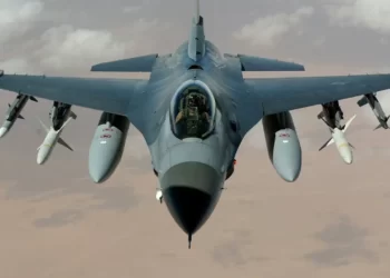 VENOM sistemiyle yapay zekâ kontrolünde uçurulan F-16 savaş uçağı