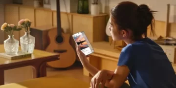 Huawei Pura X View için hazırlanan temsili akıllı telefon görseli
