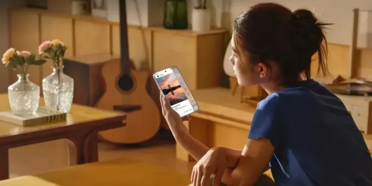 Huawei Pura X View için hazırlanan temsili akıllı telefon görseli