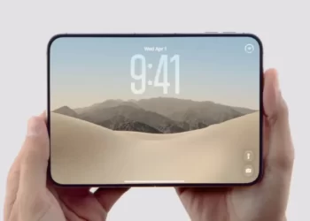 Apple iPhone Duo’nun açık halde geniş iç ekranını gösteren resmi ürün görseli