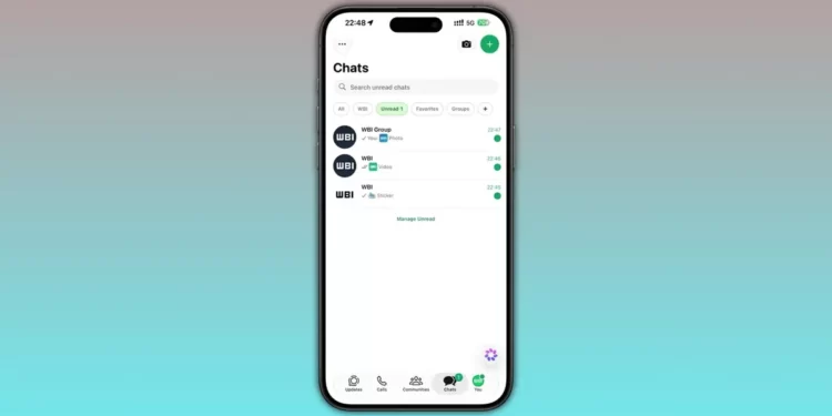 WhatsApp sohbet listesinde medya küçük resimlerini gösteren temsili mobil uygulama görseli