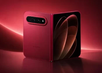 LPDDR6 bellek teknolojisiyle duyurulan Xiaomi 18 Fold’un resmi ürün görseli